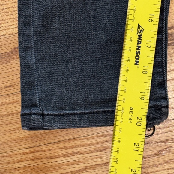 Judy Blue Jean High Waist‎ Size 5 Destroyed Denim Black Skinny Fit Capri NWT - Picture 8 of 10
